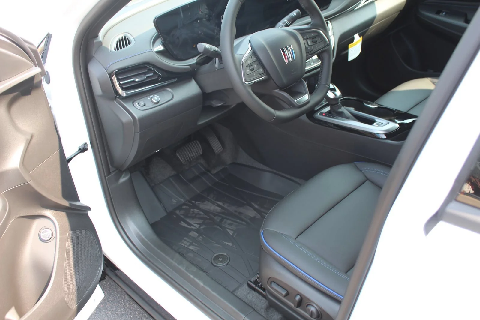 2026 Buick Envista Sport Touring - Photo 10