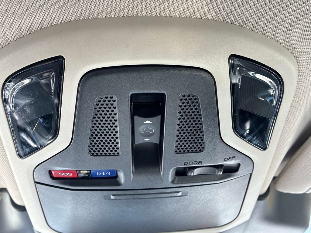 Used 2023  Subaru Limited image 40