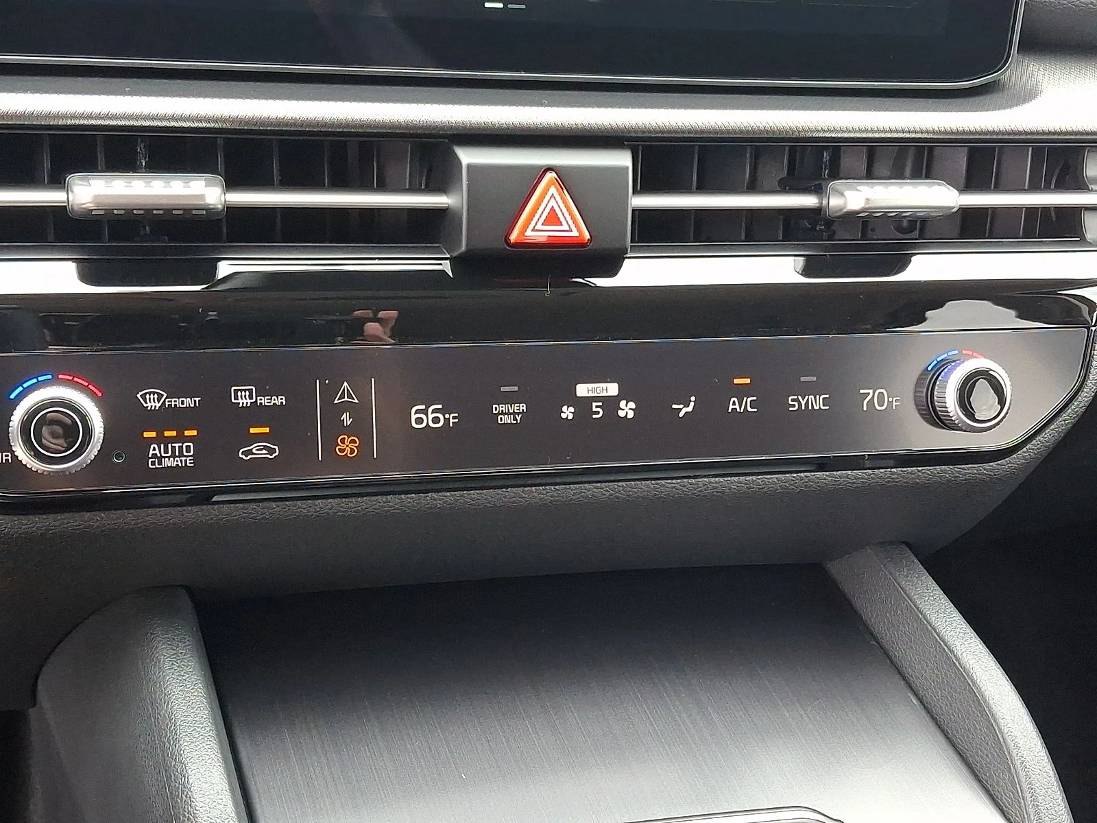 New 2027 Gray Kia S image 14