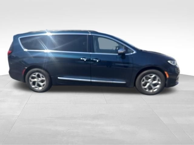 Used 2022 Blue Chrysler Limited image 6