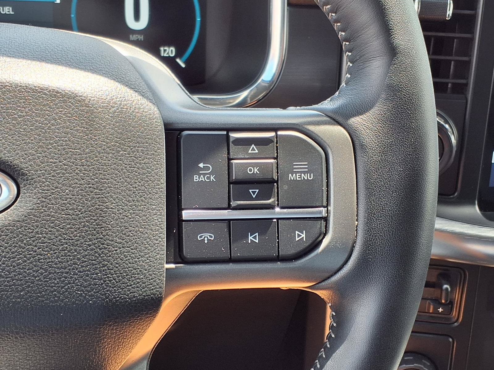 Used 2022 Silver Ford LARIAT image 24