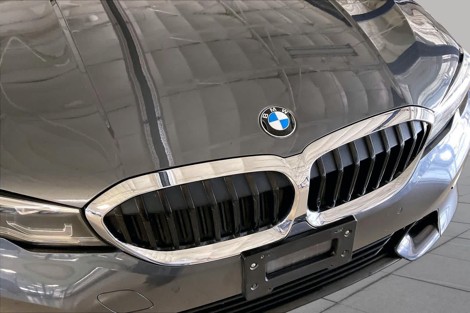 Used 2022 Mineral Grey Metallic BMW 330i image 30