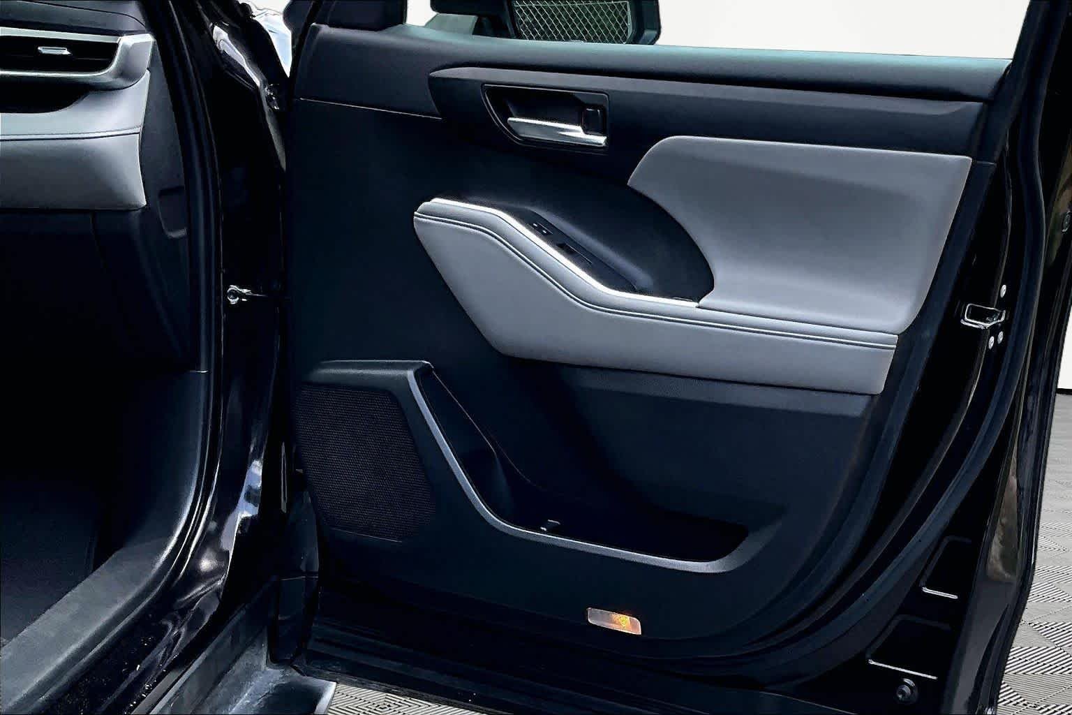 Used 2022 Opulent Amber Toyota XLE image 23