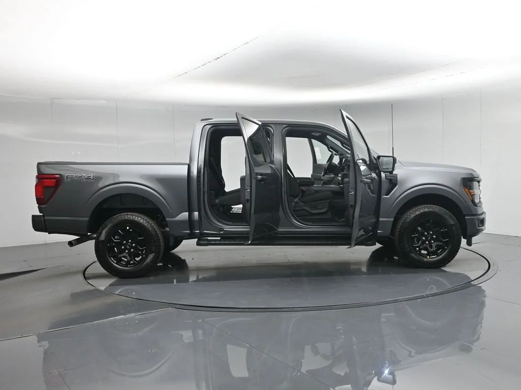 New 2026 Carbonized Gray Metallic Ford XLT image 4