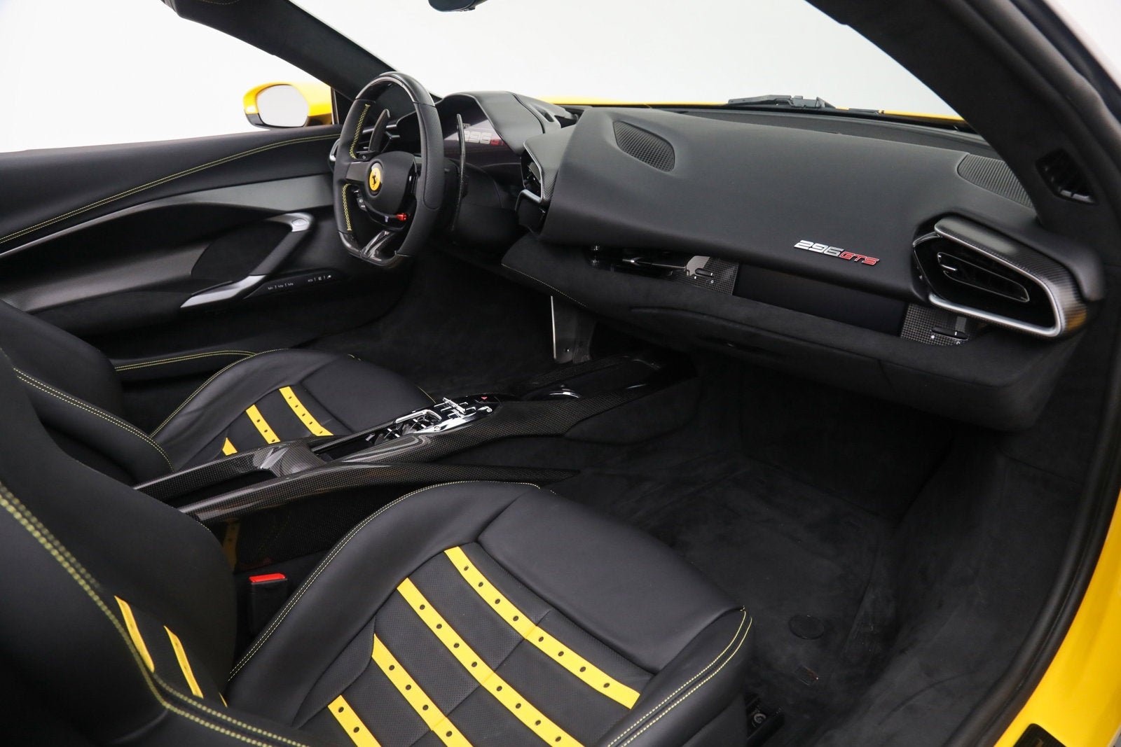 Used 2024 Giallo Modena Ferrari  image 22