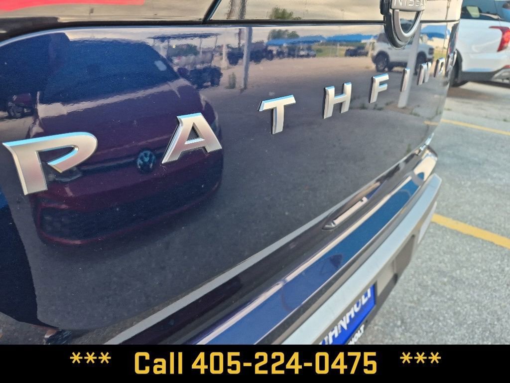 Used 2025  Nissan SL image 25