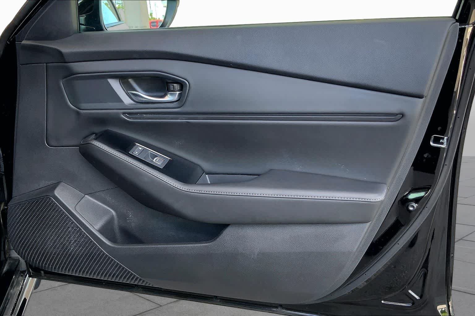 Used 2024 Crystal Black Pearl Honda Touring image 23