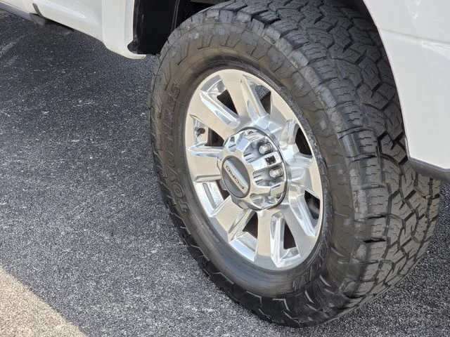 Used 2021 White Metallic Ford Platinum image 8