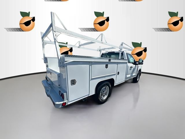 2025 Ford F-350 Super Duty Chassis Cab XL - Photo 7