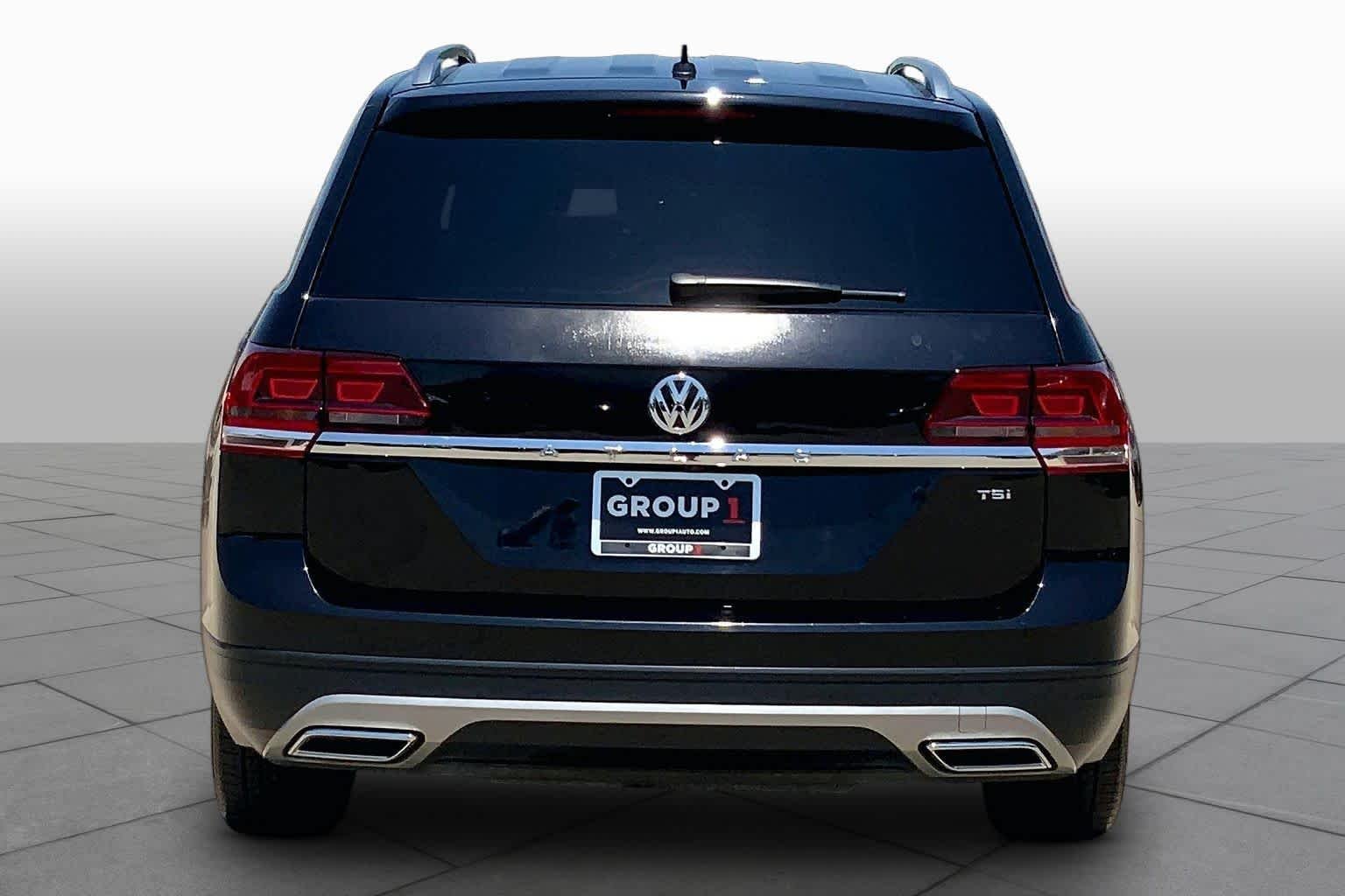 Used 2018 DEEP BLACK PEARL EFFECT Volkswagen 2.0T S image 5