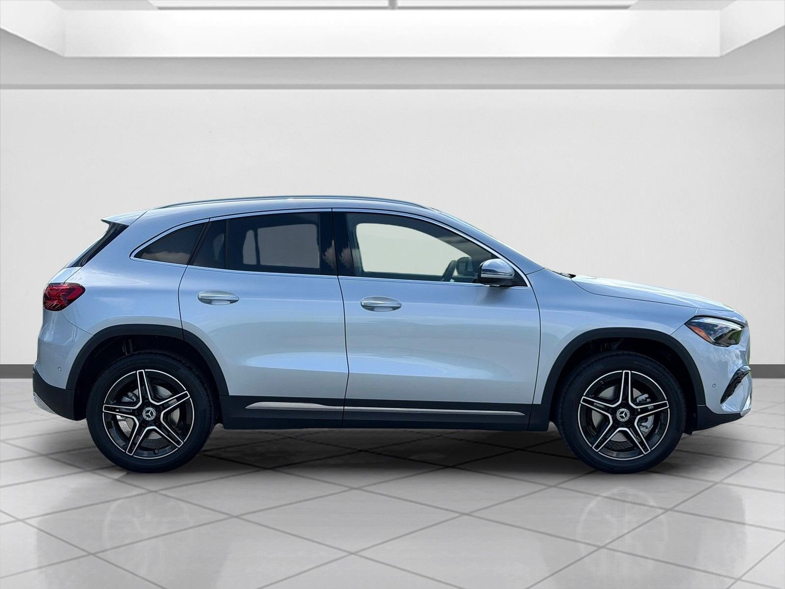 New 2026 Cirrus Silver Metallic Mercedes-Benz GLA 250 image 2