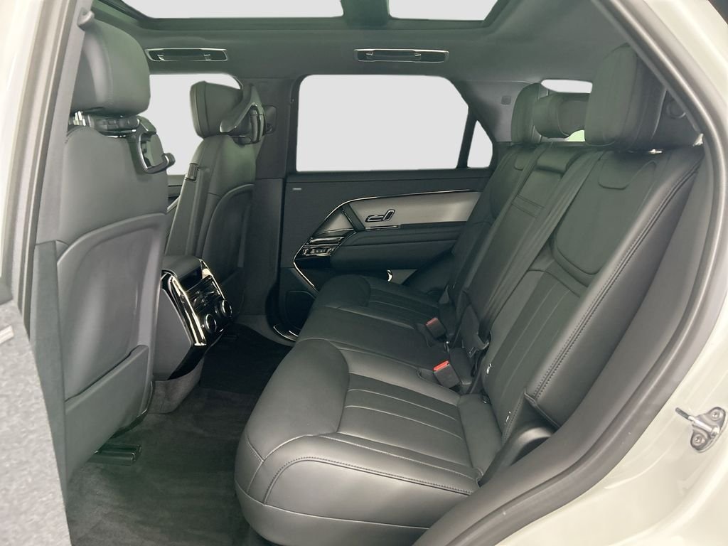 Used 2026 Fuji White Land Rover SE image 20