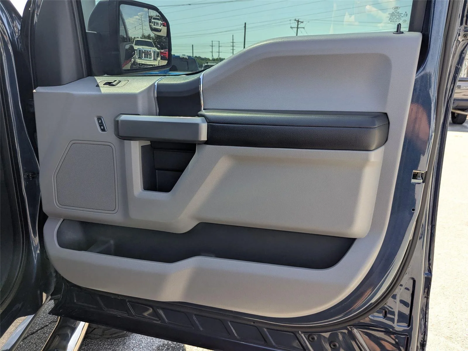 Used 2018 Blue Jeans Metallic Ford XLT image 31
