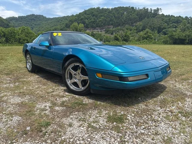 Used 1992  Chevrolet Base image 2