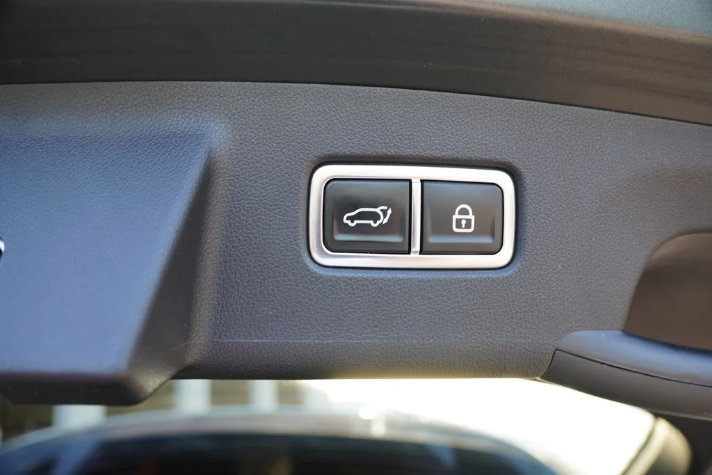 Used 2023 Aruba Green Kia X-Line EX image 22