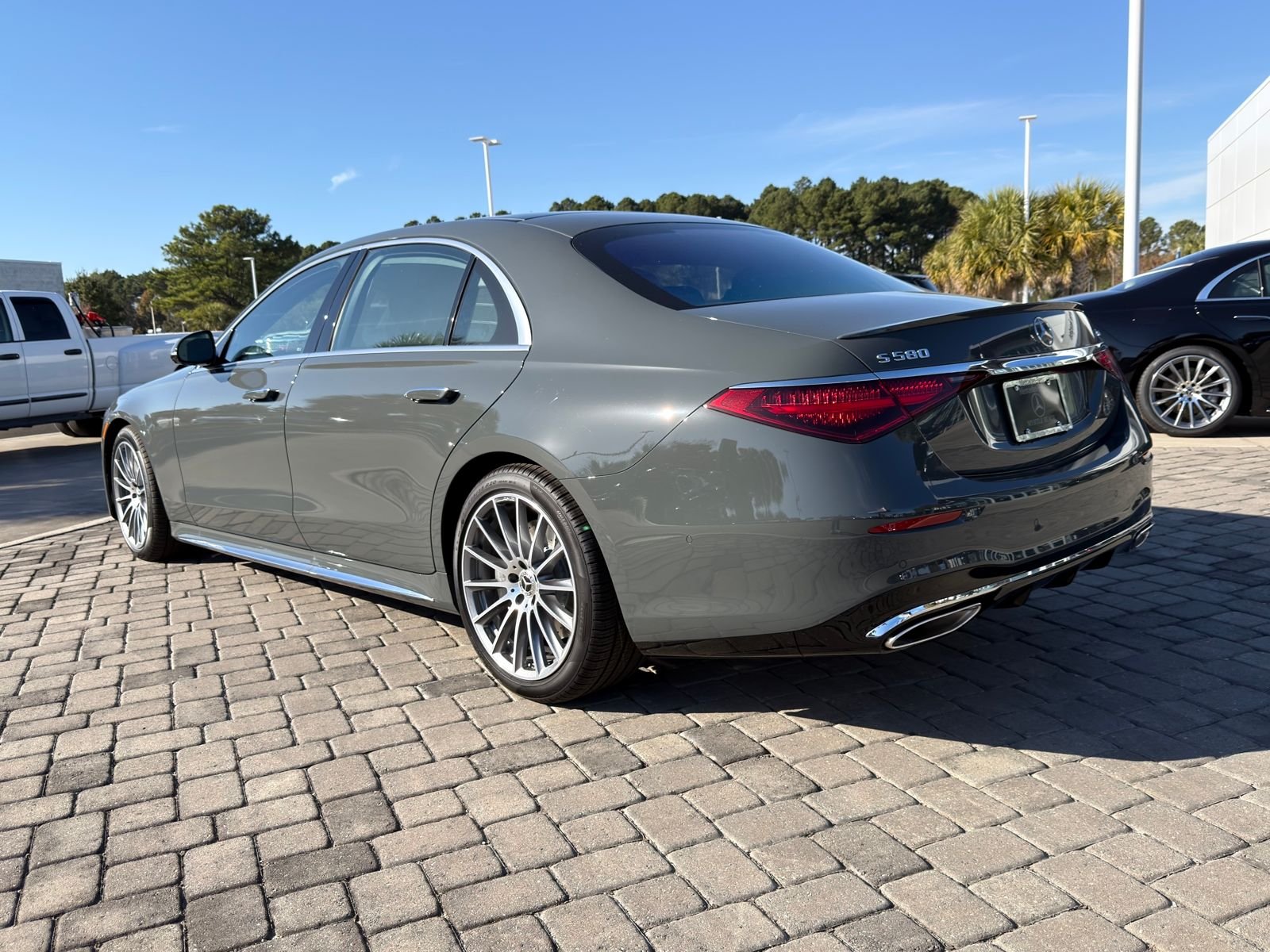 New 2026 MANUFAKTUR Silicon Gray Mercedes-Benz S 580 image 11