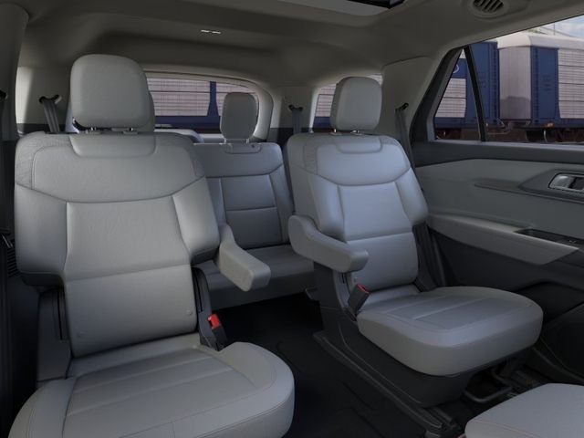 New 2026 Star White Metallic Tri-Coat Ford Active image 11