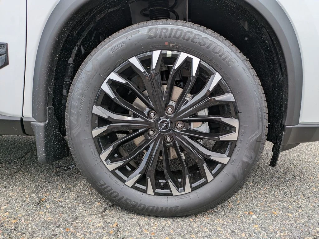 New 2026 Everest White Pearl TriCoat Nissan Dark Armor™ image 11