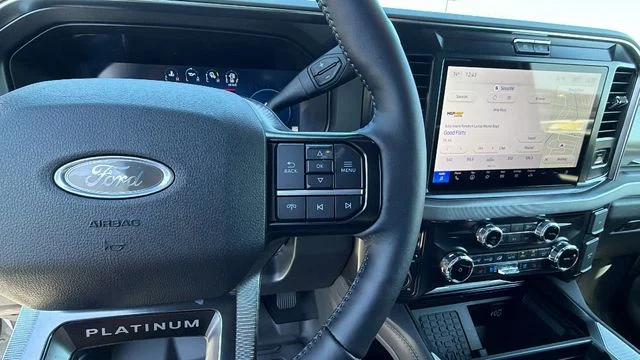 2026 Ford F-450 Super Duty Platinum - Photo 31
