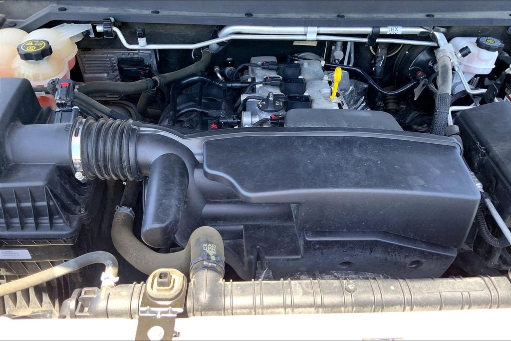 Used 2022 White Chevrolet LT image 24