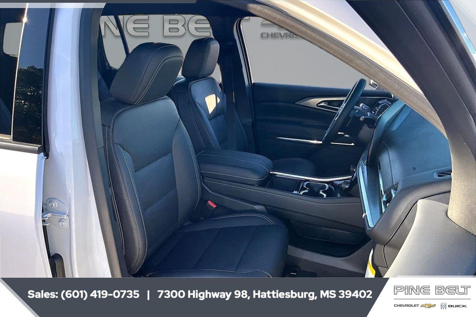2027 Chevrolet Traverse LT - Photo 6