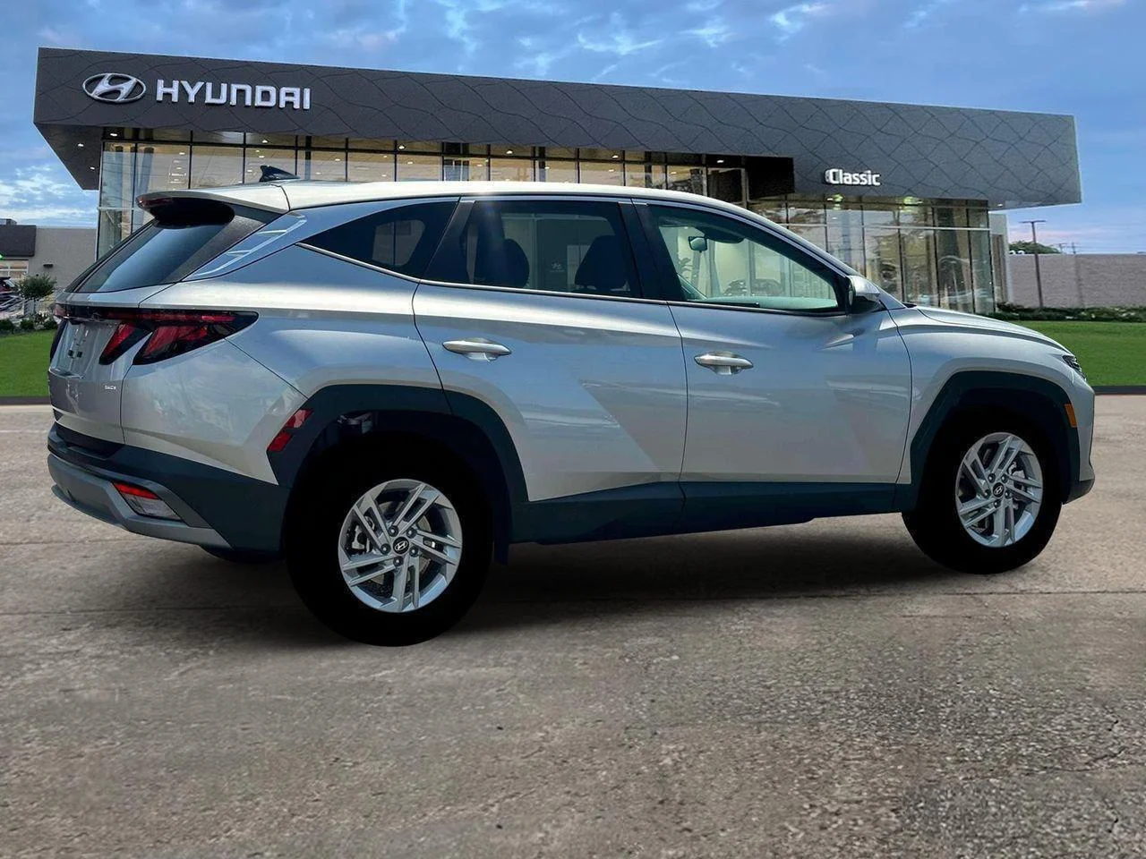 New 2026 Shimmering Silver Metallic Hyundai SE image 5