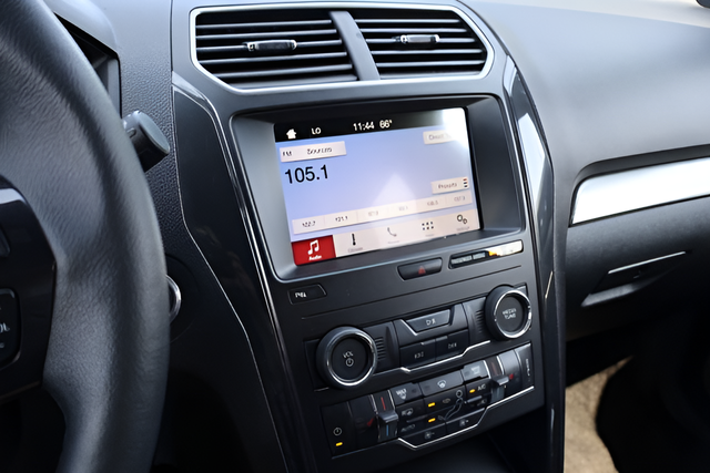 Used 2018 Blue Metallic Ford XLT image 19