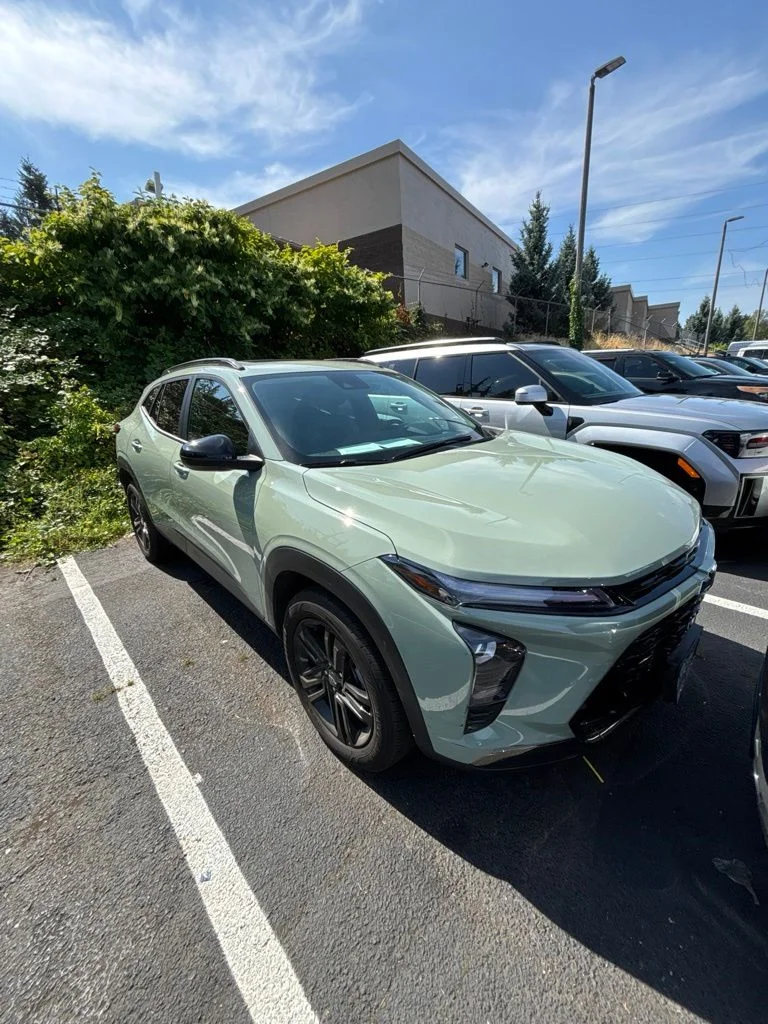 Used 2024 Green Chevrolet ACTIV image 5