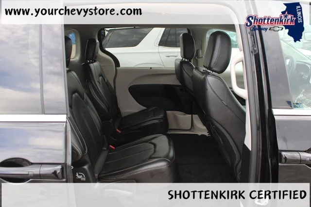 Used 2024 Black Chrysler Touring L image 14