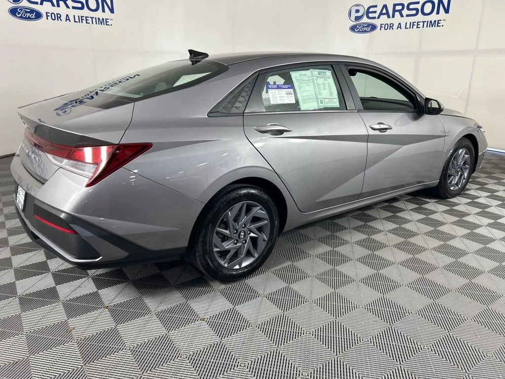 2024 Hyundai Elantra SEL - Photo 6