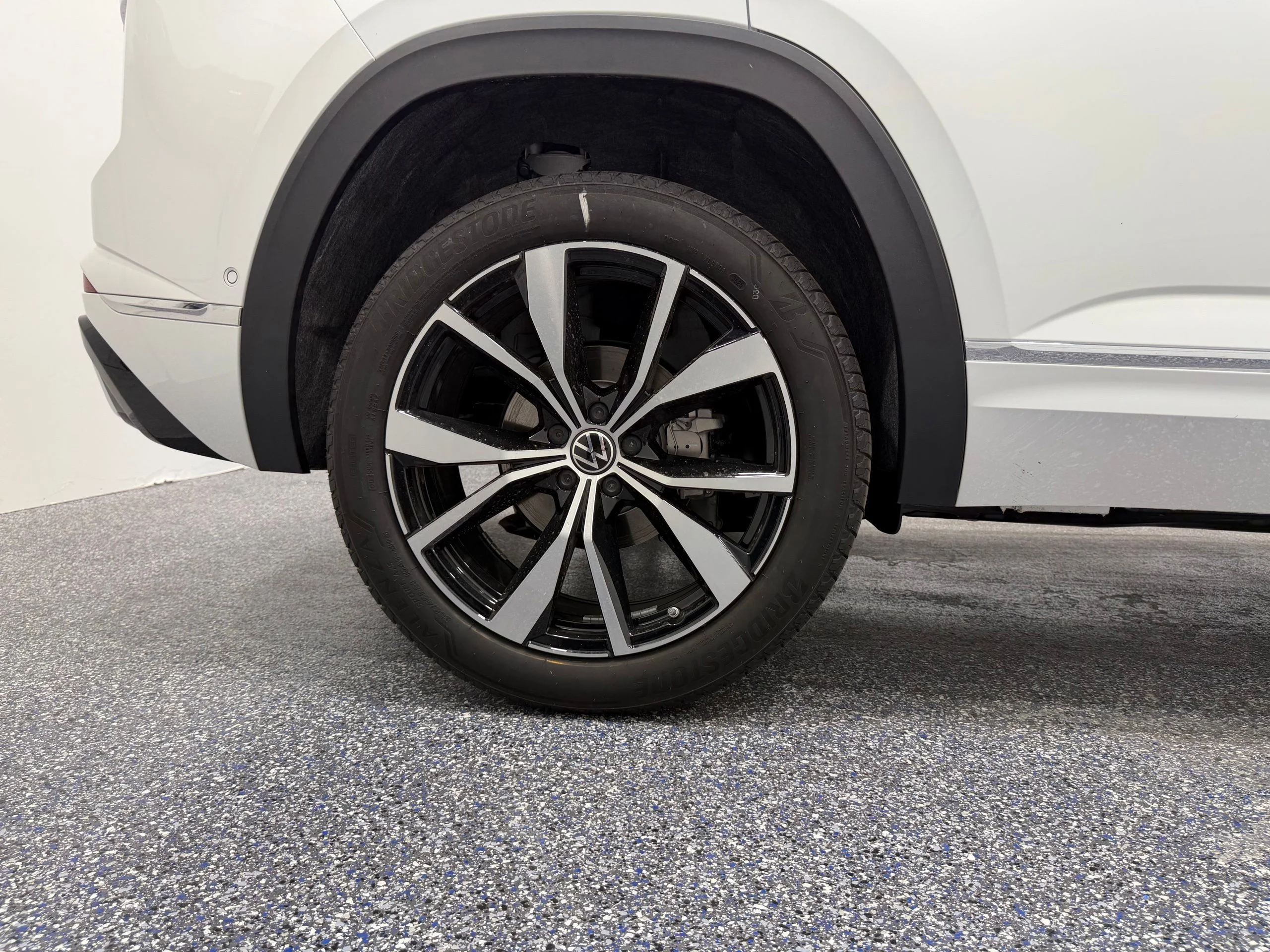 New 2026 White Volkswagen 2.0T SEL Premium R-Line image 13