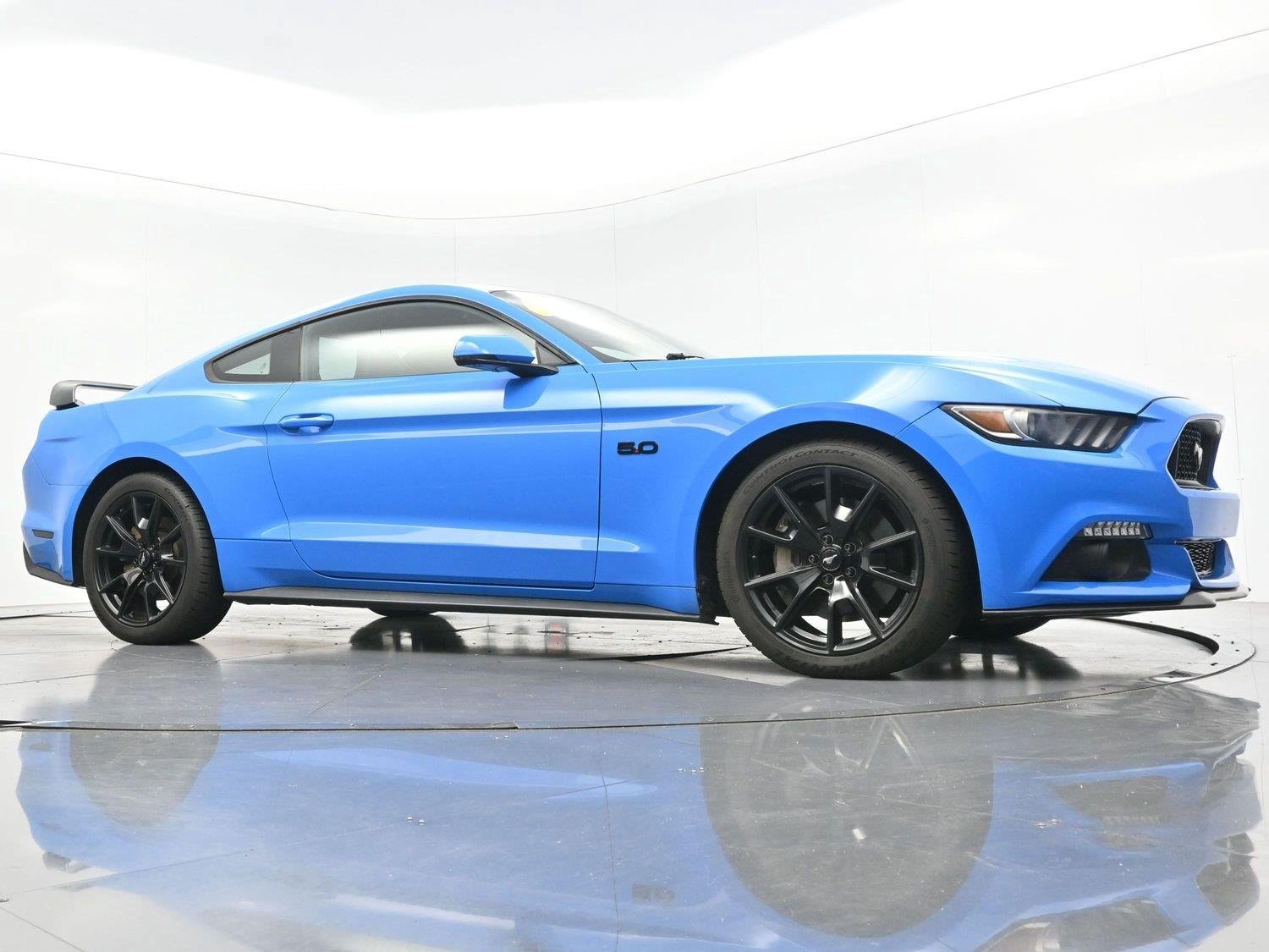 Used 2017 Grabber Blue Ford GT Premium image 45