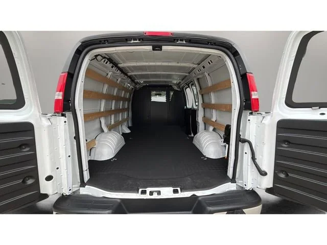 Used 2024 Summit White GMC Work Van image 28