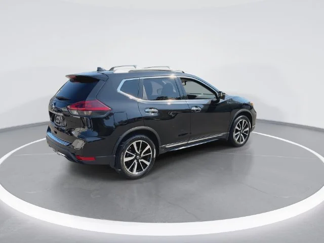 Used 2019 Black Nissan SL image 8