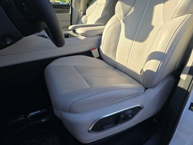 Used 2024 Bright White Clearcoat Jeep Series II image 5