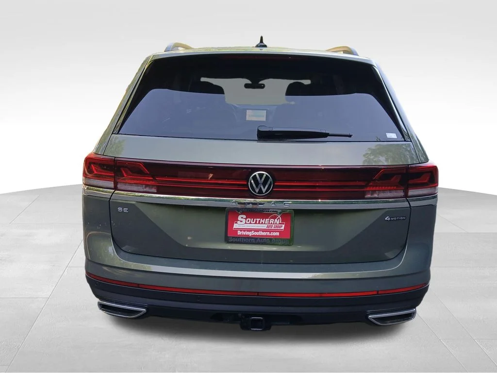 New 2026 Green Volkswagen SE w/Technology image 4