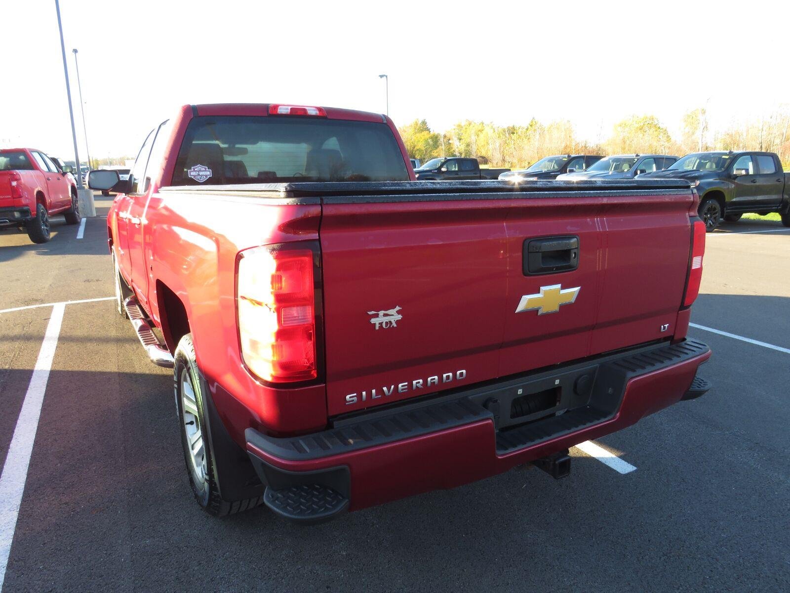 Used 2018 Cajun Red Tintcoat Chevrolet LT image 11