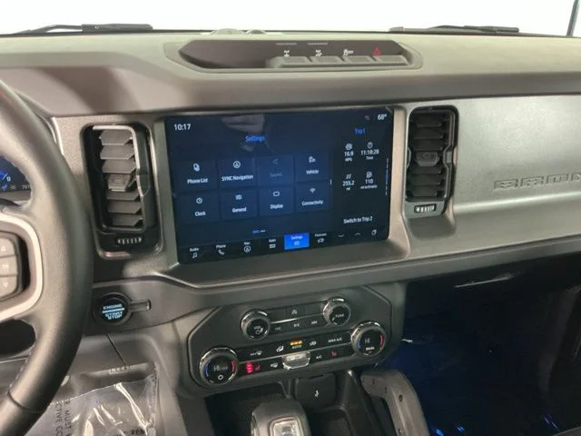 Certified Used 2025 Oxford White Ford Big Bend image 18