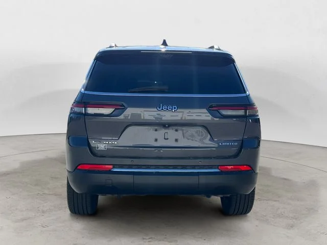 Used 2022 Gray Jeep Limited image 4