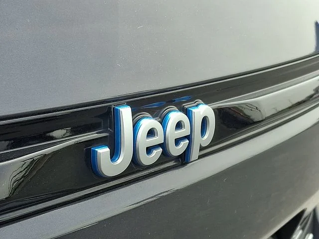 Used 2022 Gray Jeep Summit Reserve 4xe image 30