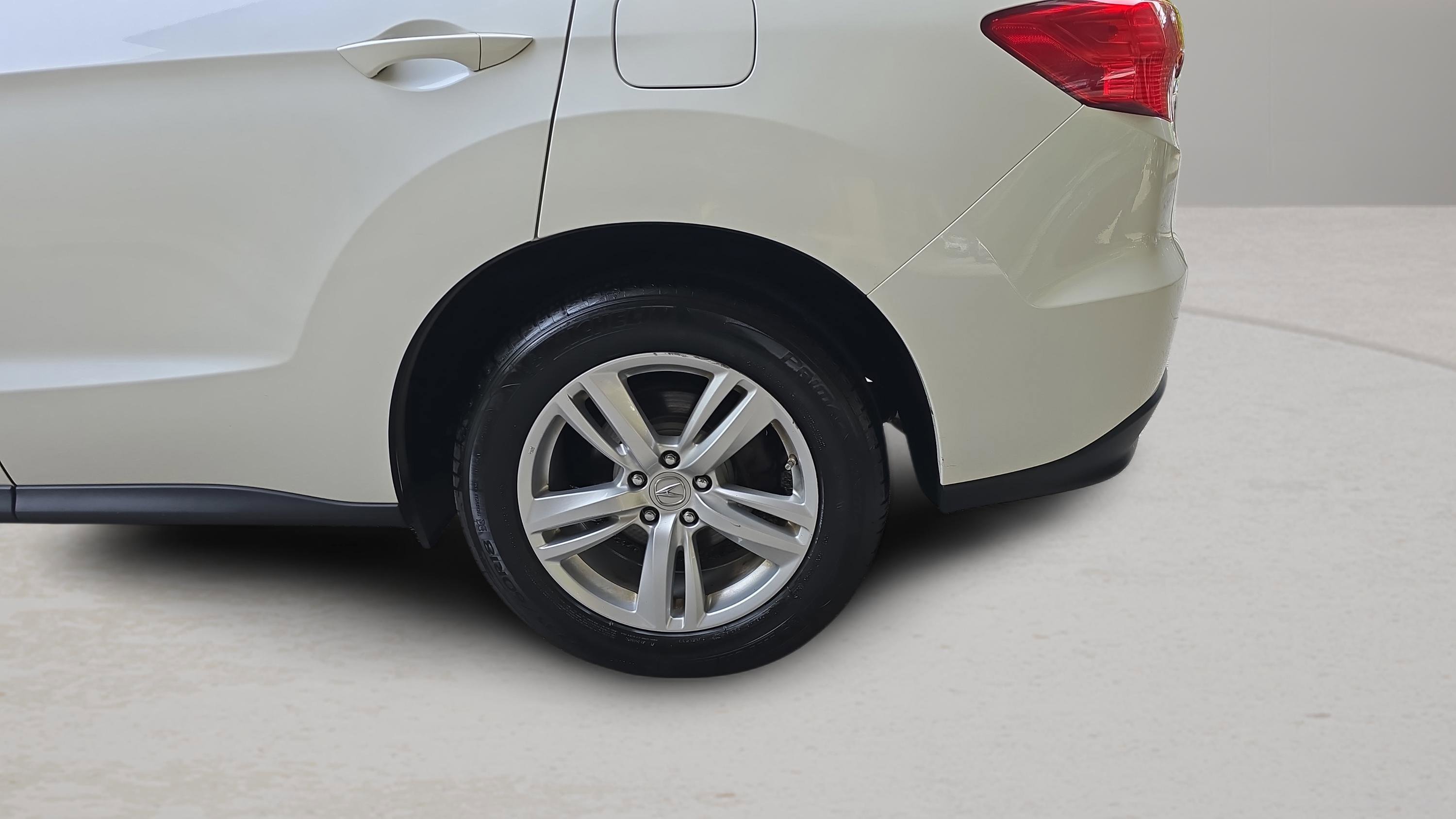 Used 2014 White Acura AWD image 29