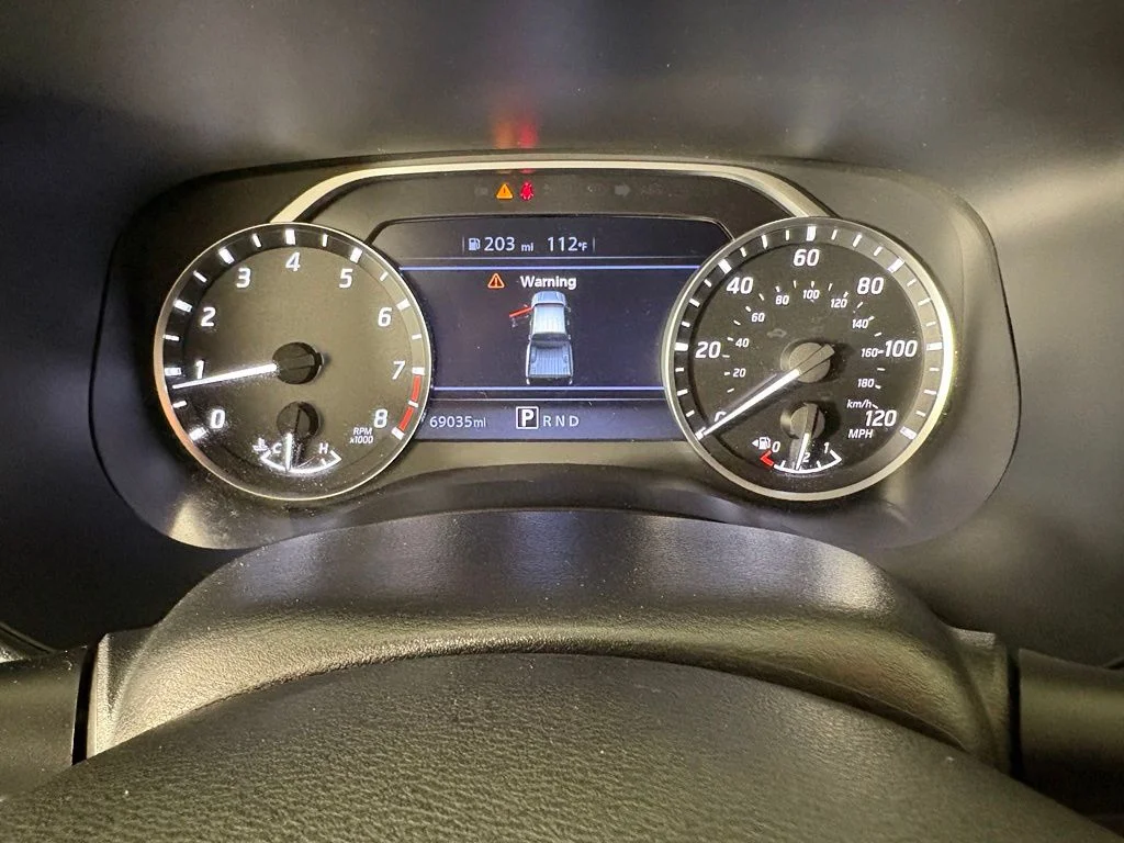 Used 2022 Gray Nissan SV image 25