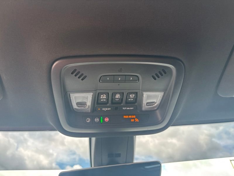 Used 2023 Gray Chevrolet RS image 49