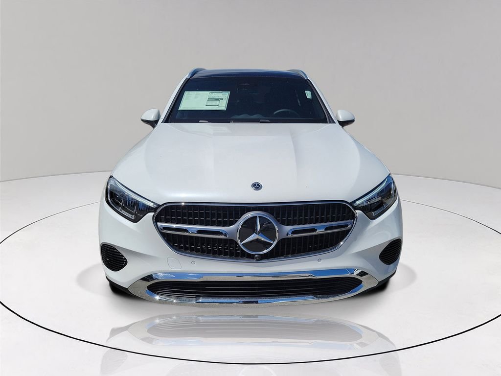 New 2027 MANUFAKTUR Moonlight White Metallic Mercedes-Benz GLC 300 image 2