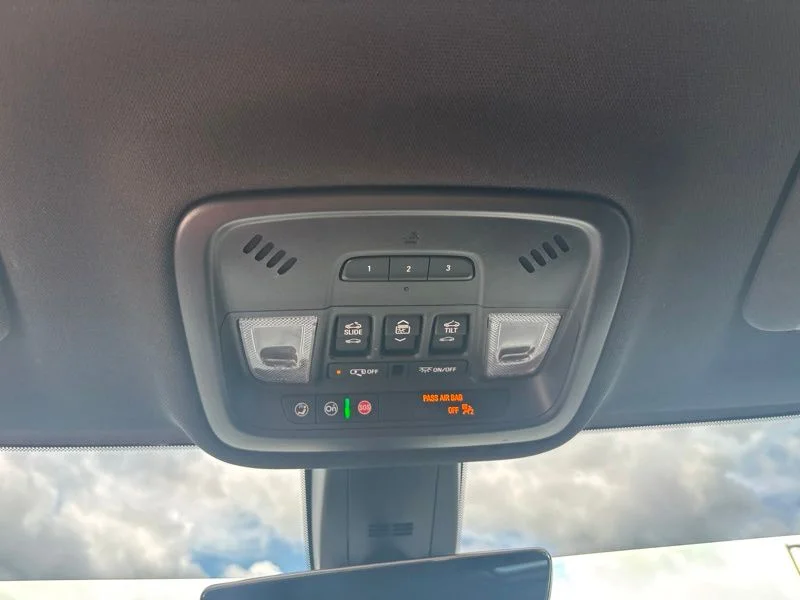 Used 2023 Gray Chevrolet RS image 49