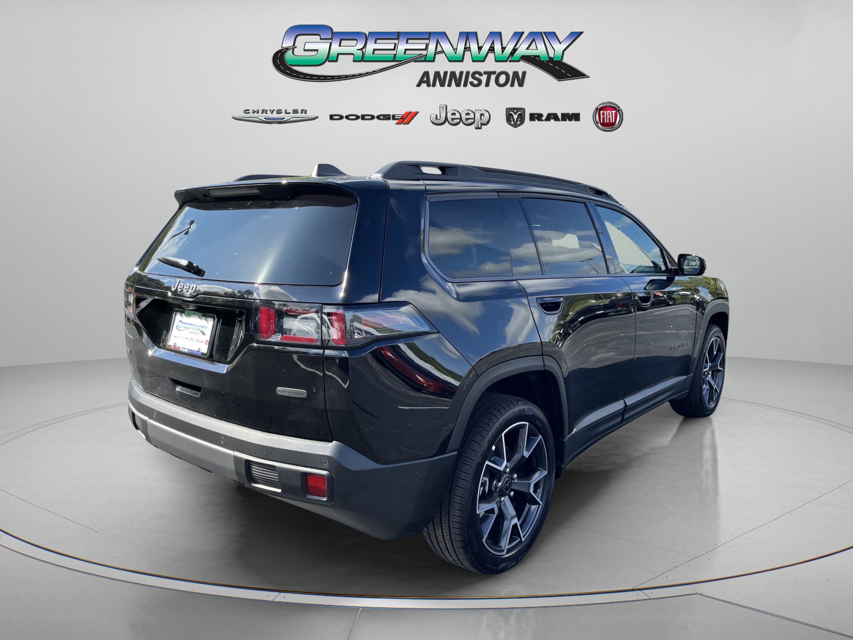 New 2026 Diamond Black Crystal Pearl-Coat Exterior Paint Jeep Overland image 7
