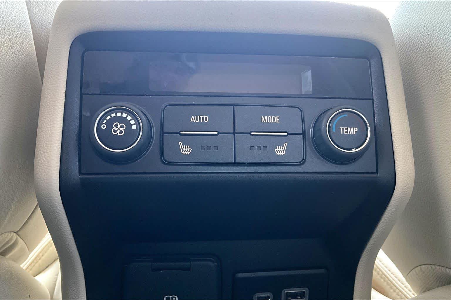 Used 2023 White Frost Tricoat GMC Denali image 33