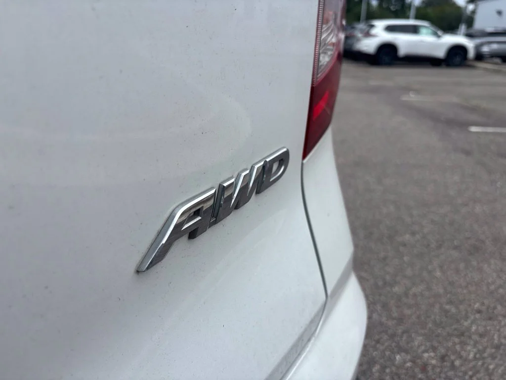 Used 2022 White Honda EX-L image 16