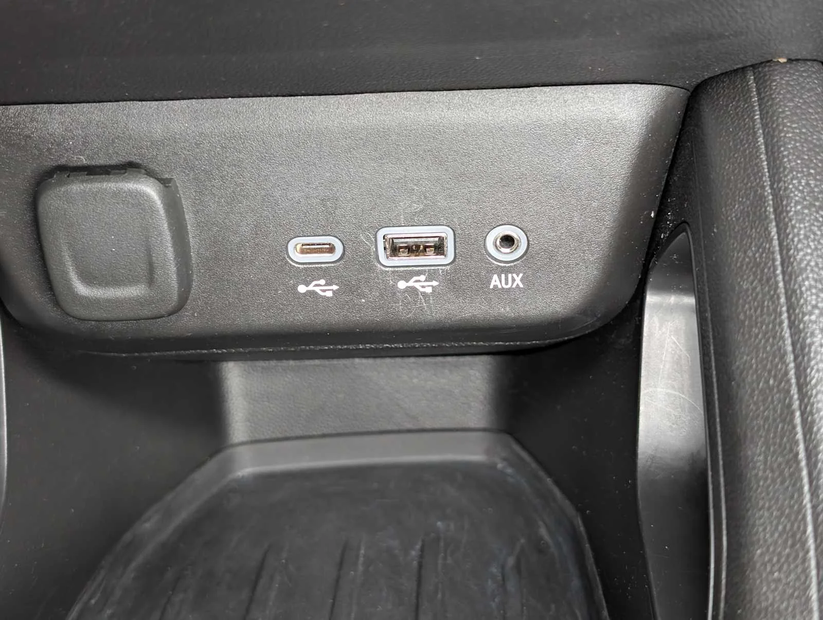 Used 2022 Summit White Chevrolet LT image 31