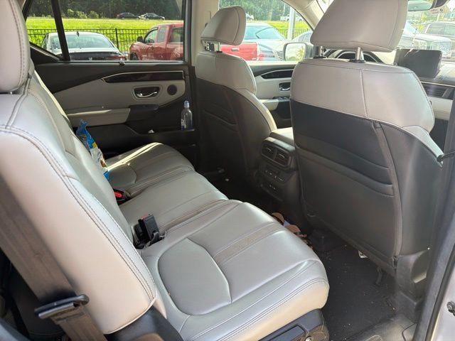 Certified Used 2024 Lunar Silver Metallic Honda AWD EX-L image 51